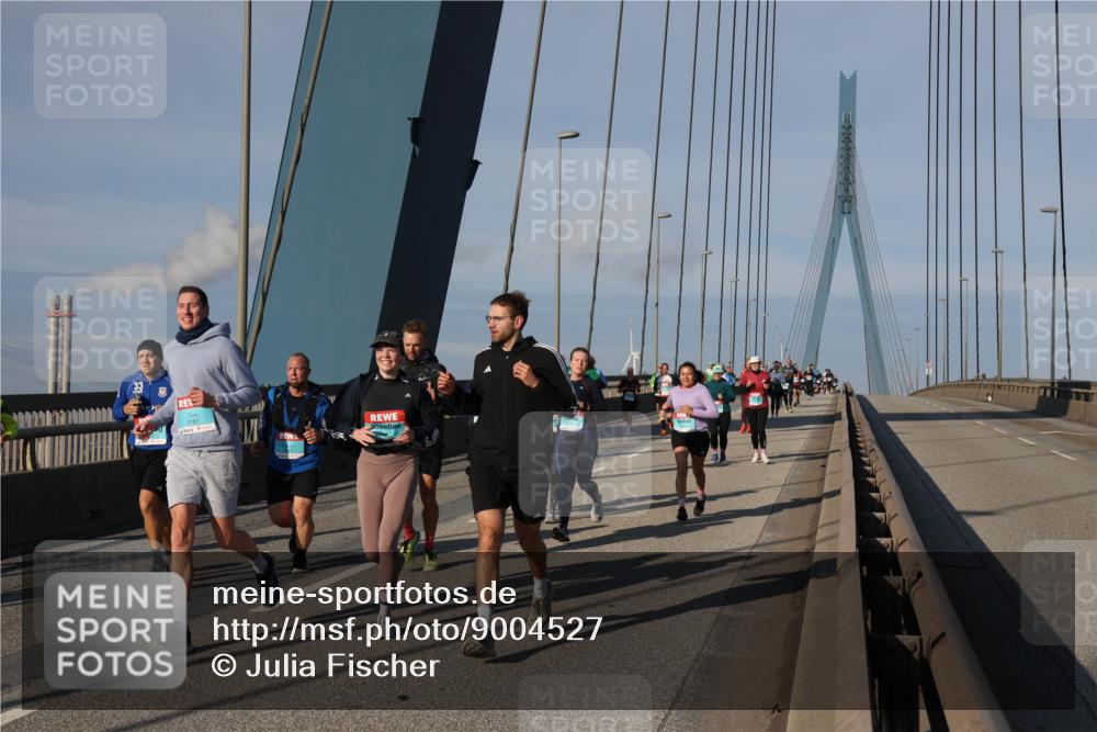 03.10.2025 - Köhlbrandbrückenlauf Julia Fischer http://msf.ph/oto/9004527 03.10.2025 09:49:04 Position 2  meine-sportfotos.de