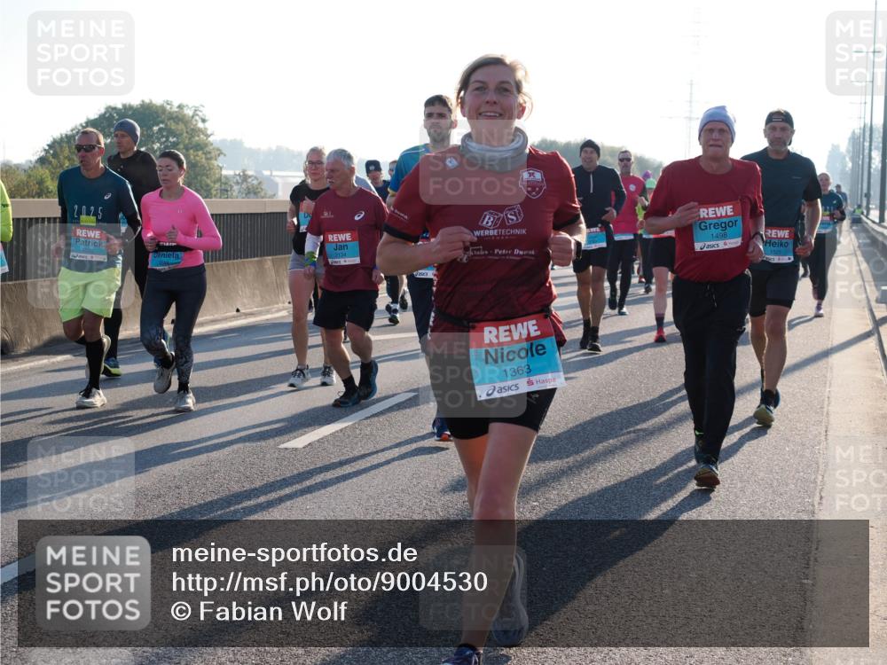 03.10.2025 - Köhlbrandbrückenlauf Fabian Wolf http://msf.ph/oto/9004530 03.10.2025 09:18:48 Position 3 2134, 1498, 1363, 1501 meine-sportfotos.de