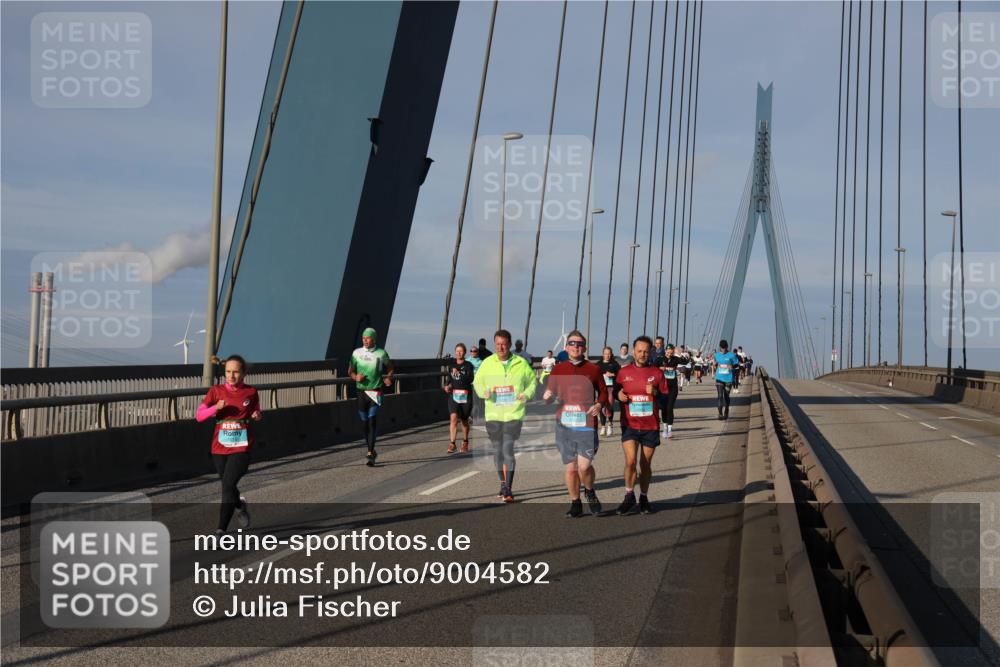 03.10.2025 - Köhlbrandbrückenlauf Julia Fischer http://msf.ph/oto/9004582 03.10.2025 09:49:21 Position 2  meine-sportfotos.de
