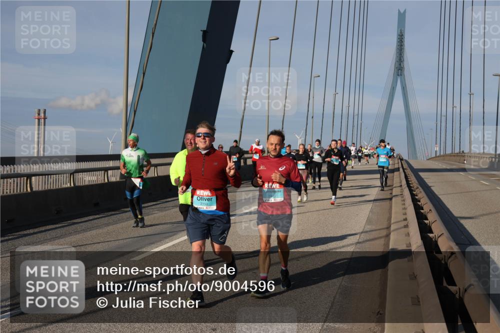03.10.2025 - Köhlbrandbrückenlauf Julia Fischer http://msf.ph/oto/9004596 03.10.2025 09:49:23 Position 2 2150 meine-sportfotos.de