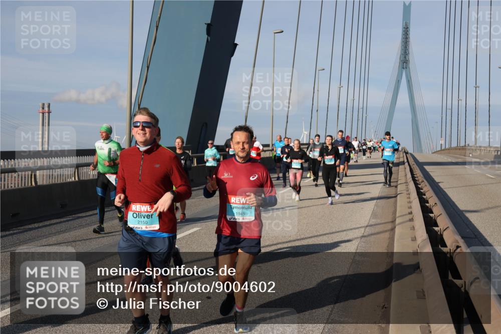 03.10.2025 - Köhlbrandbrückenlauf Julia Fischer http://msf.ph/oto/9004602 03.10.2025 09:49:24 Position 2 2150, 1945 meine-sportfotos.de