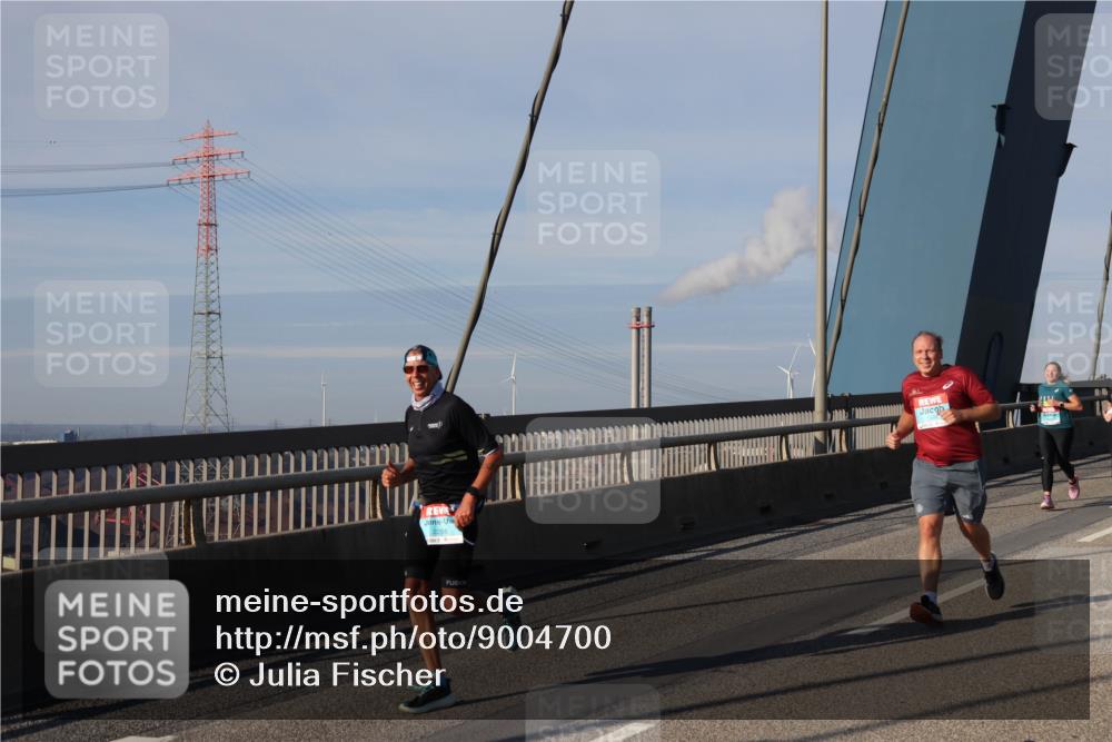 03.10.2025 - Köhlbrandbrückenlauf Julia Fischer http://msf.ph/oto/9004700 03.10.2025 09:49:52 Position 2 2256 meine-sportfotos.de