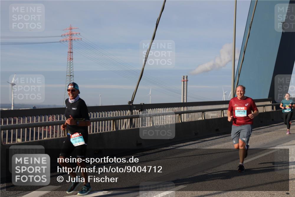 03.10.2025 - Köhlbrandbrückenlauf Julia Fischer http://msf.ph/oto/9004712 03.10.2025 09:49:52 Position 2 2256, 1388 meine-sportfotos.de