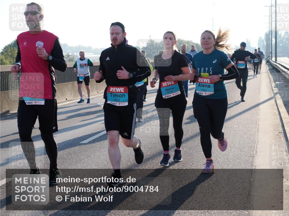 03.10.2025 - Köhlbrandbrückenlauf Fabian Wolf http://msf.ph/oto/9004784 03.10.2025 09:18:53 Position 3 2941, 3515, 3724, 2025, 1460 meine-sportfotos.de