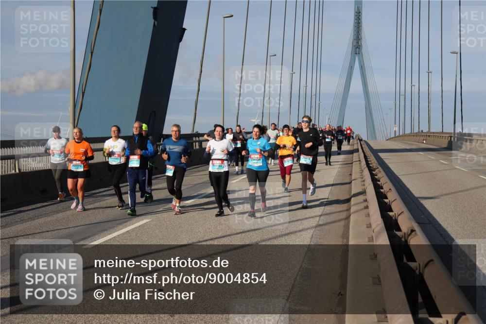 03.10.2025 - Köhlbrandbrückenlauf Julia Fischer http://msf.ph/oto/9004854 03.10.2025 09:50:22 Position 2  meine-sportfotos.de