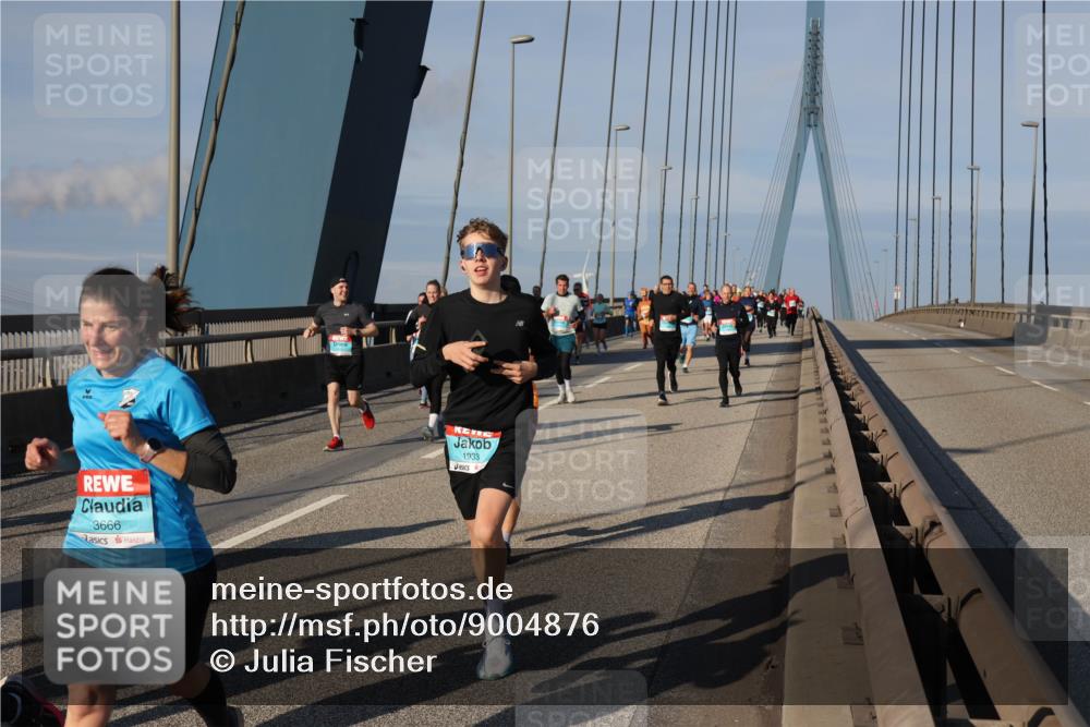 03.10.2025 - Köhlbrandbrückenlauf Julia Fischer http://msf.ph/oto/9004876 03.10.2025 09:50:25 Position 2 3666, 1933 meine-sportfotos.de
