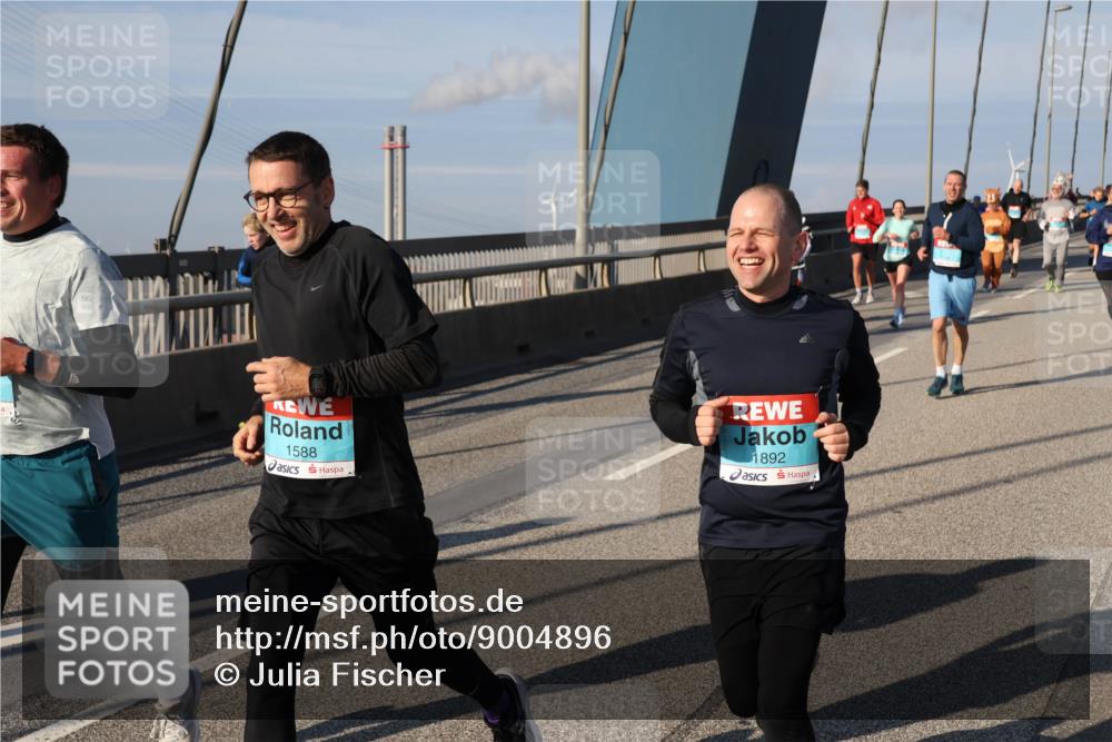03.10.2025 - Köhlbrandbrückenlauf Julia Fischer http://msf.ph/oto/9004896 03.10.2025 09:50:31 Position 2 1588, 1892 meine-sportfotos.de