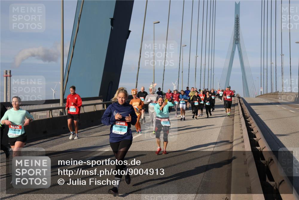 03.10.2025 - Köhlbrandbrückenlauf Julia Fischer http://msf.ph/oto/9004913 03.10.2025 09:50:35 Position 2  meine-sportfotos.de