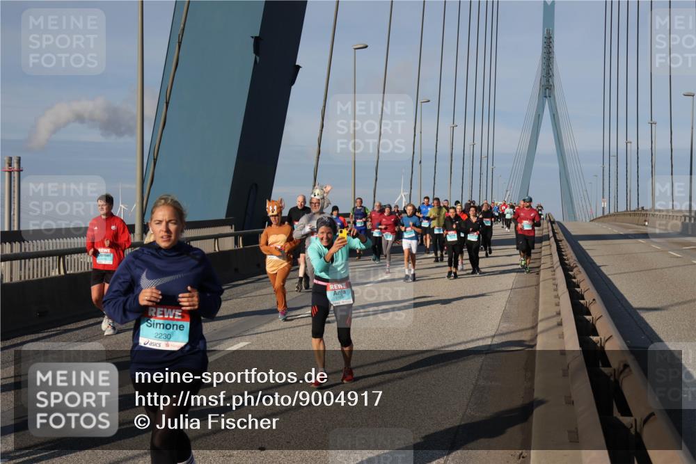 03.10.2025 - Köhlbrandbrückenlauf Julia Fischer http://msf.ph/oto/9004917 03.10.2025 09:50:36 Position 2 2230, 1337 meine-sportfotos.de