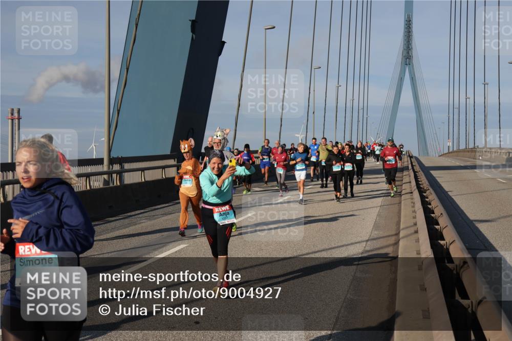 03.10.2025 - Köhlbrandbrückenlauf Julia Fischer http://msf.ph/oto/9004927 03.10.2025 09:50:36 Position 2 2230, 1337 meine-sportfotos.de