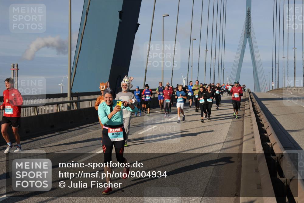 03.10.2025 - Köhlbrandbrückenlauf Julia Fischer http://msf.ph/oto/9004934 03.10.2025 09:50:36 Position 2 1456, 1337 meine-sportfotos.de