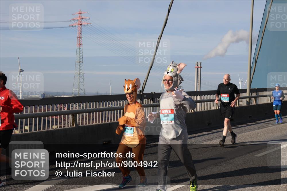 03.10.2025 - Köhlbrandbrückenlauf Julia Fischer http://msf.ph/oto/9004942 03.10.2025 09:50:39 Position 2 288, 1289 meine-sportfotos.de