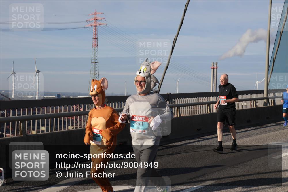 03.10.2025 - Köhlbrandbrückenlauf Julia Fischer http://msf.ph/oto/9004949 03.10.2025 09:50:39 Position 2 1289 meine-sportfotos.de