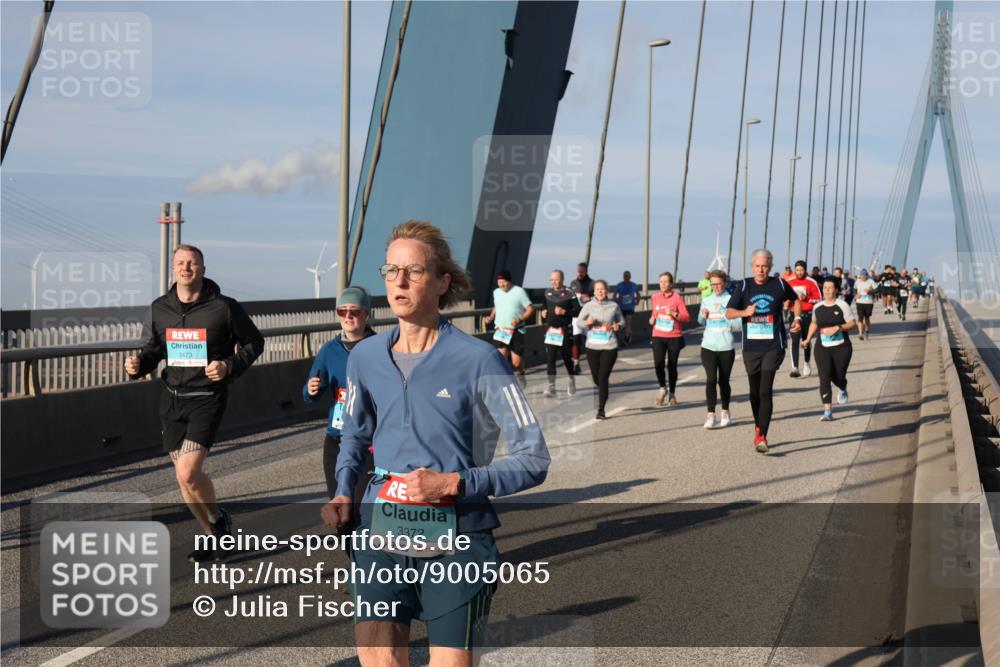 03.10.2025 - Köhlbrandbrückenlauf Julia Fischer http://msf.ph/oto/9005065 03.10.2025 09:50:52 Position 2 3473, 3372 meine-sportfotos.de