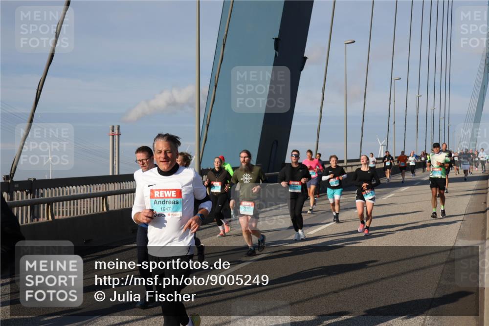 03.10.2025 - Köhlbrandbrückenlauf Julia Fischer http://msf.ph/oto/9005249 03.10.2025 09:51:38 Position 2 1947 meine-sportfotos.de