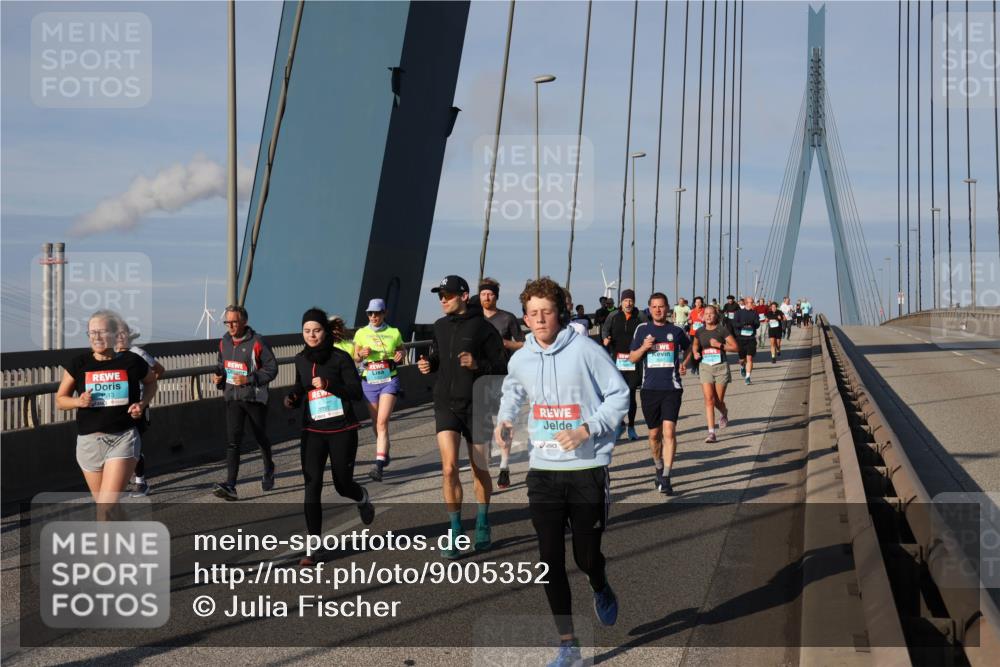 03.10.2025 - Köhlbrandbrückenlauf Julia Fischer http://msf.ph/oto/9005352 03.10.2025 09:51:57 Position 2 513 meine-sportfotos.de
