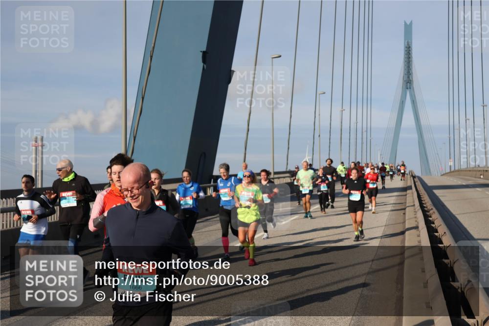 03.10.2025 - Köhlbrandbrückenlauf Julia Fischer http://msf.ph/oto/9005388 03.10.2025 09:52:06 Position 2 1666 meine-sportfotos.de