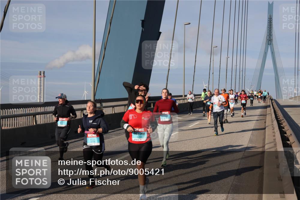 03.10.2025 - Köhlbrandbrückenlauf Julia Fischer http://msf.ph/oto/9005421 03.10.2025 09:52:12 Position 2 3779, 3310 meine-sportfotos.de