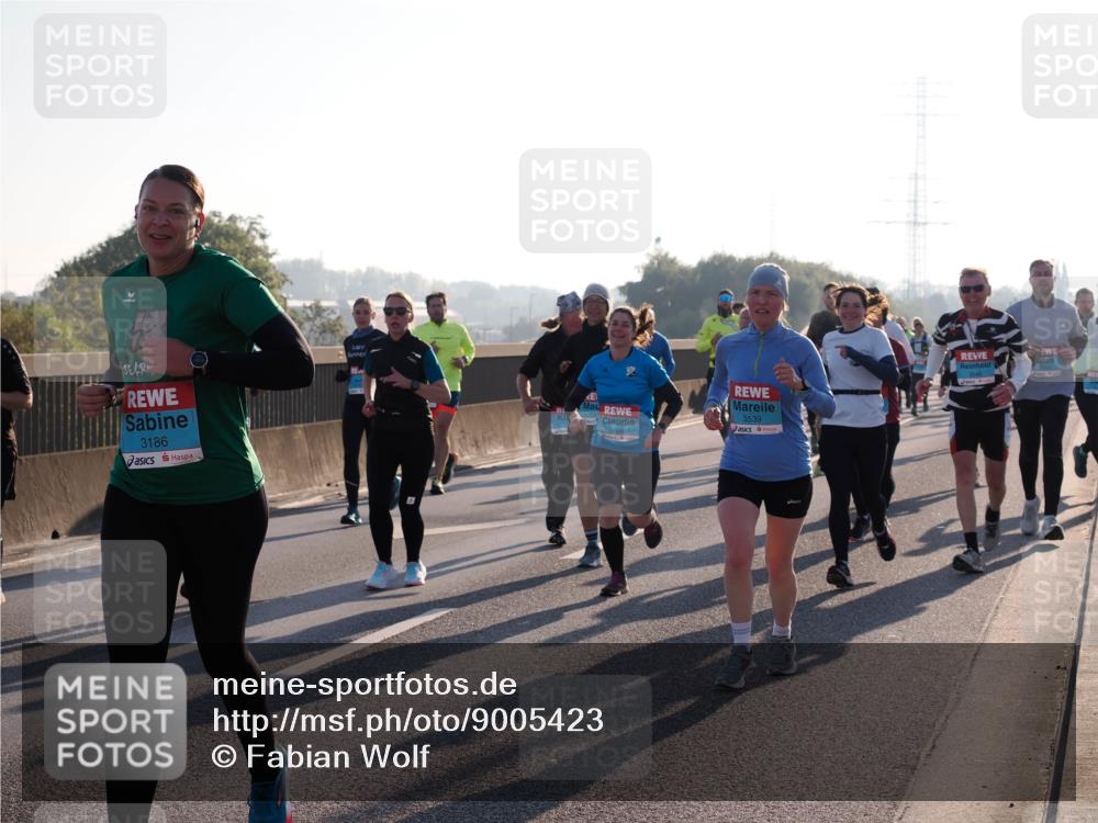 03.10.2025 - Köhlbrandbrückenlauf Fabian Wolf http://msf.ph/oto/9005423 03.10.2025 09:19:13 Position 3 3186, 3539 meine-sportfotos.de