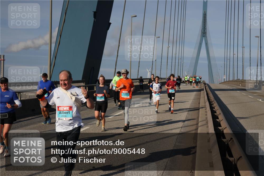 03.10.2025 - Köhlbrandbrückenlauf Julia Fischer http://msf.ph/oto/9005448 03.10.2025 09:52:16 Position 2 2056 meine-sportfotos.de