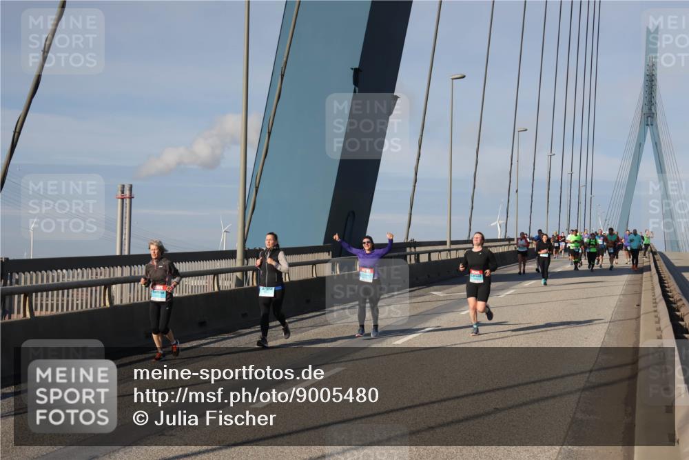 03.10.2025 - Köhlbrandbrückenlauf Julia Fischer http://msf.ph/oto/9005480 03.10.2025 09:52:25 Position 2  meine-sportfotos.de