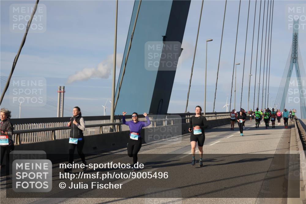 03.10.2025 - Köhlbrandbrückenlauf Julia Fischer http://msf.ph/oto/9005496 03.10.2025 09:52:27 Position 2  meine-sportfotos.de