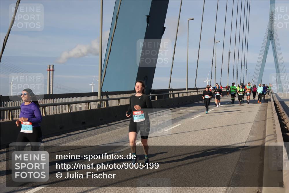 03.10.2025 - Köhlbrandbrückenlauf Julia Fischer http://msf.ph/oto/9005499 03.10.2025 09:52:28 Position 2 3726, 1453 meine-sportfotos.de