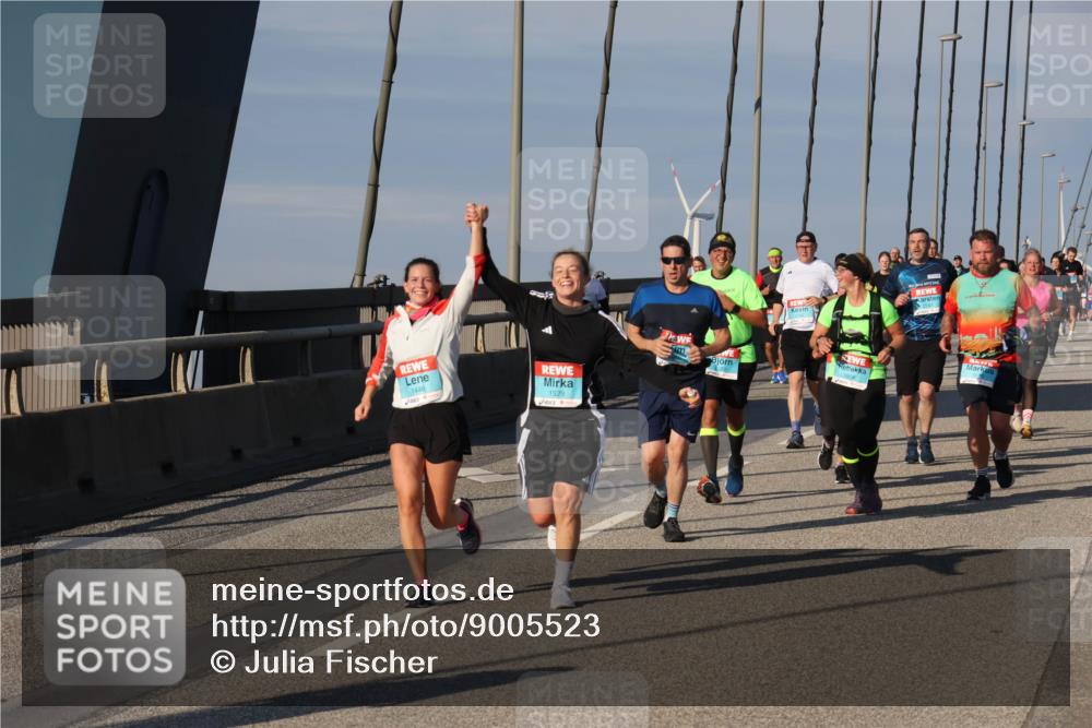 03.10.2025 - Köhlbrandbrückenlauf Julia Fischer http://msf.ph/oto/9005523 03.10.2025 09:52:33 Position 2 1446, 1529, 1956 meine-sportfotos.de