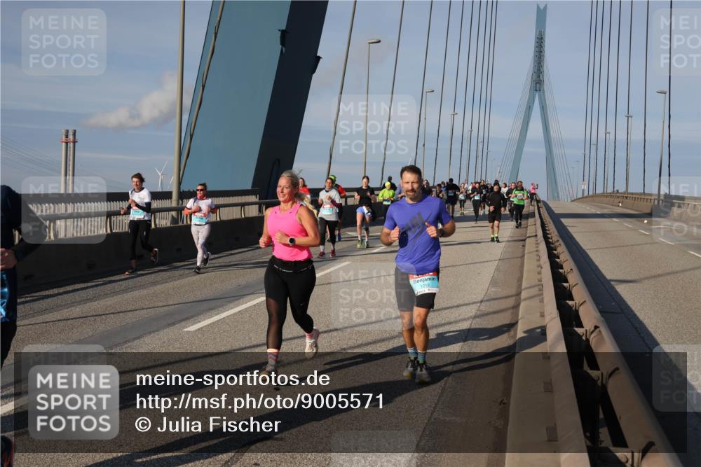 03.10.2025 - Köhlbrandbrückenlauf Julia Fischer http://msf.ph/oto/9005571 03.10.2025 09:52:42 Position 2 1212 meine-sportfotos.de