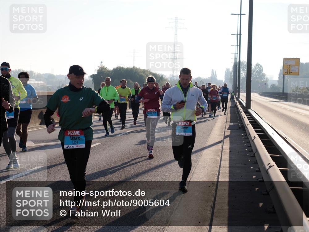 03.10.2025 - Köhlbrandbrückenlauf Fabian Wolf http://msf.ph/oto/9005604 03.10.2025 09:19:19 Position 3 3238, 1367 meine-sportfotos.de