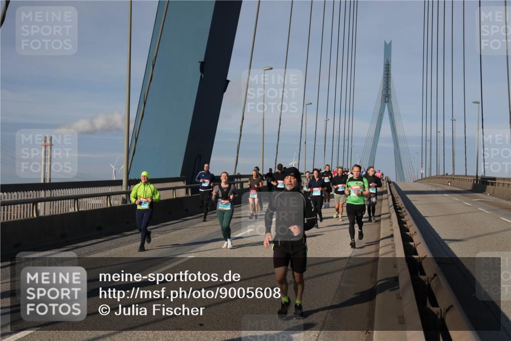 03.10.2025 - Köhlbrandbrückenlauf Julia Fischer http://msf.ph/oto/9005608 03.10.2025 09:52:48 Position 2  meine-sportfotos.de