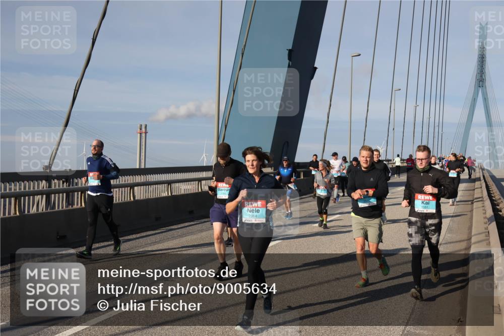 03.10.2025 - Köhlbrandbrückenlauf Julia Fischer http://msf.ph/oto/9005634 03.10.2025 09:52:53 Position 2 2785, 2064, 1551 meine-sportfotos.de