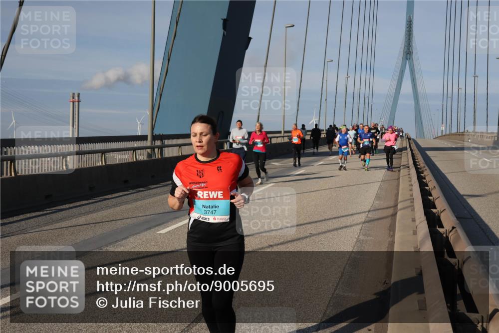 03.10.2025 - Köhlbrandbrückenlauf Julia Fischer http://msf.ph/oto/9005695 03.10.2025 09:53:02 Position 2 3747 meine-sportfotos.de