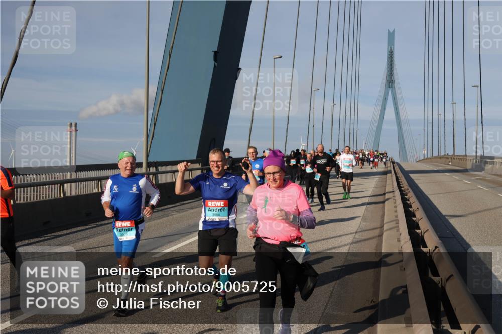 03.10.2025 - Köhlbrandbrückenlauf Julia Fischer http://msf.ph/oto/9005725 03.10.2025 09:53:08 Position 2 3505, 3506 meine-sportfotos.de