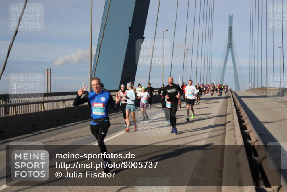 03.10.2025 - Köhlbrandbrückenlauf Julia Fischer http://msf.ph/oto/9005737 03.10.2025 09:53:10 Position 2  meine-sportfotos.de