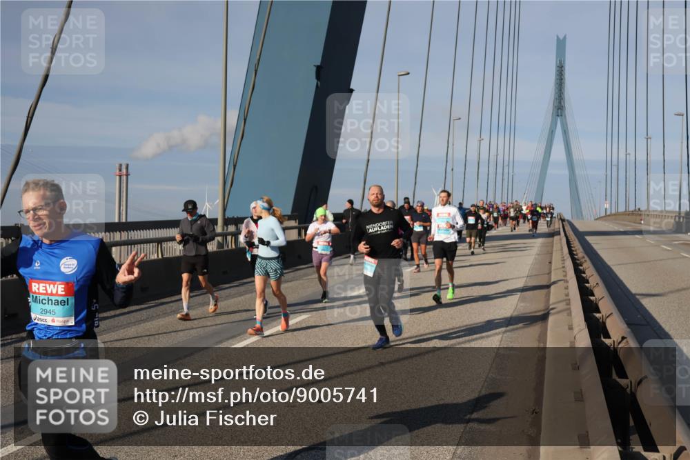 03.10.2025 - Köhlbrandbrückenlauf Julia Fischer http://msf.ph/oto/9005741 03.10.2025 09:53:11 Position 2 2945 meine-sportfotos.de