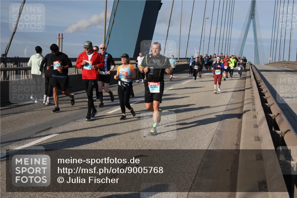 03.10.2025 - Köhlbrandbrückenlauf Julia Fischer http://msf.ph/oto/9005768 03.10.2025 09:53:19 Position 2 239 meine-sportfotos.de