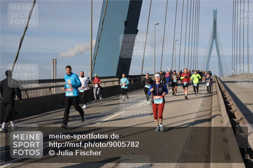 03.10.2025 - Köhlbrandbrückenlauf Julia Fischer http://msf.ph/oto/9005782 03.10.2025 09:53:22 Position 2  meine-sportfotos.de