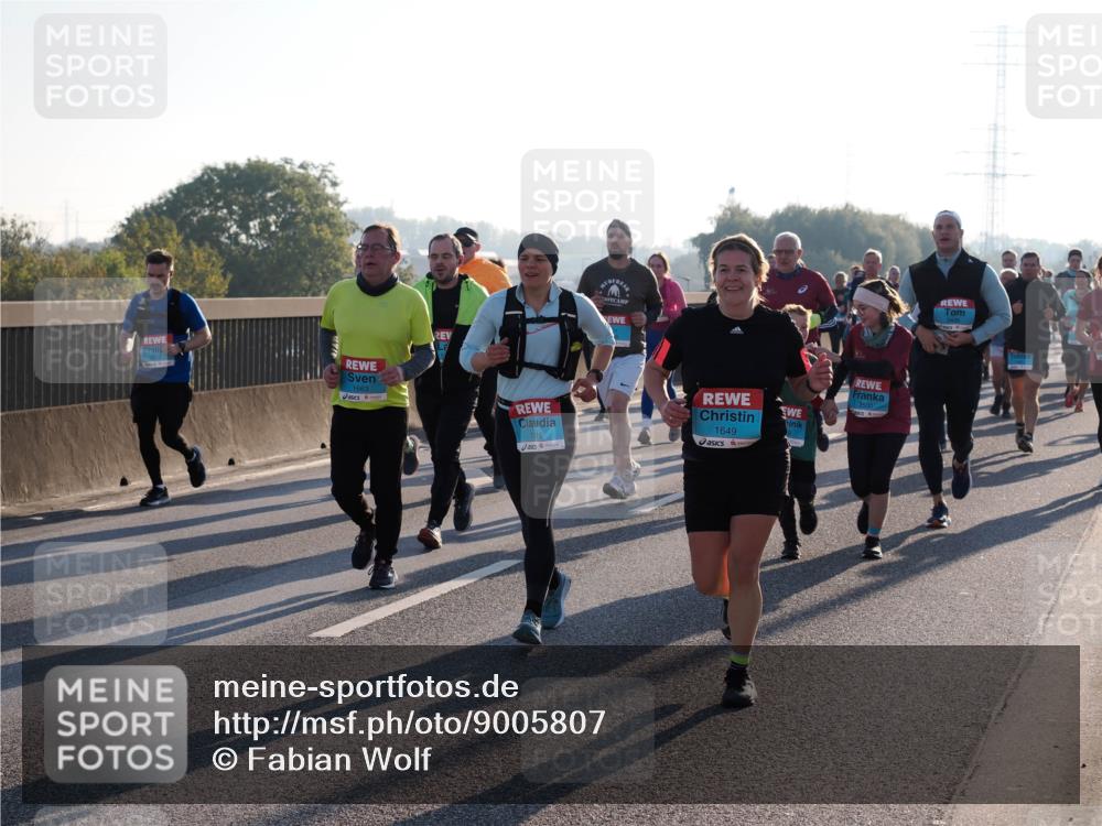 03.10.2025 - Köhlbrandbrückenlauf Fabian Wolf http://msf.ph/oto/9005807 03.10.2025 09:19:25 Position 3 1663, 1919, 1649, 3500 meine-sportfotos.de