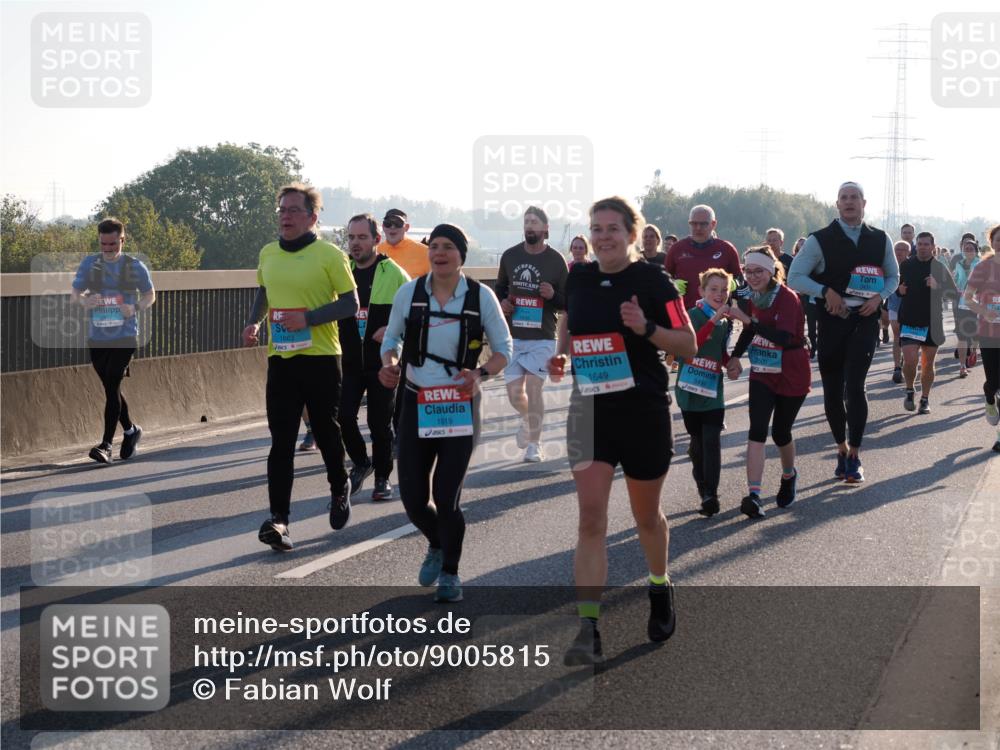 03.10.2025 - Köhlbrandbrückenlauf Fabian Wolf http://msf.ph/oto/9005815 03.10.2025 09:19:25 Position 3 1663, 1919, 1649, 3499, 3500 meine-sportfotos.de