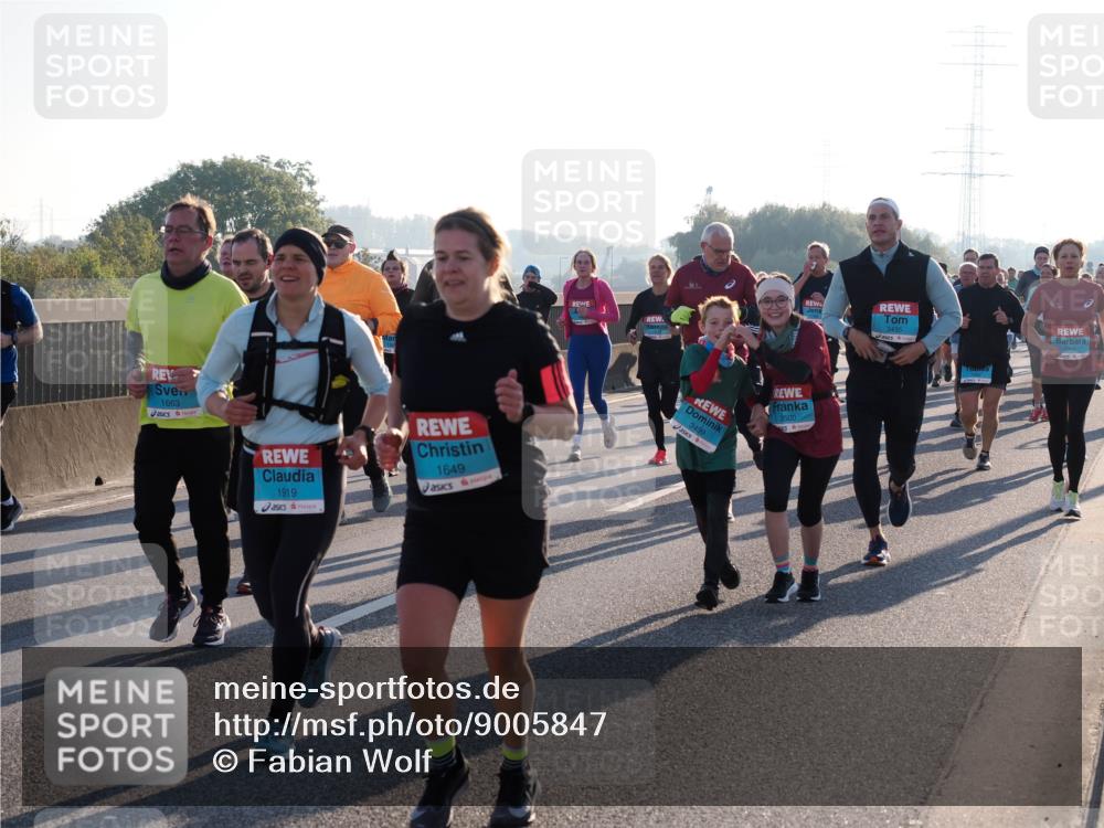 03.10.2025 - Köhlbrandbrückenlauf Fabian Wolf http://msf.ph/oto/9005847 03.10.2025 09:19:25 Position 3 1663, 1919, 1649, 3499, 3500, 3435 meine-sportfotos.de