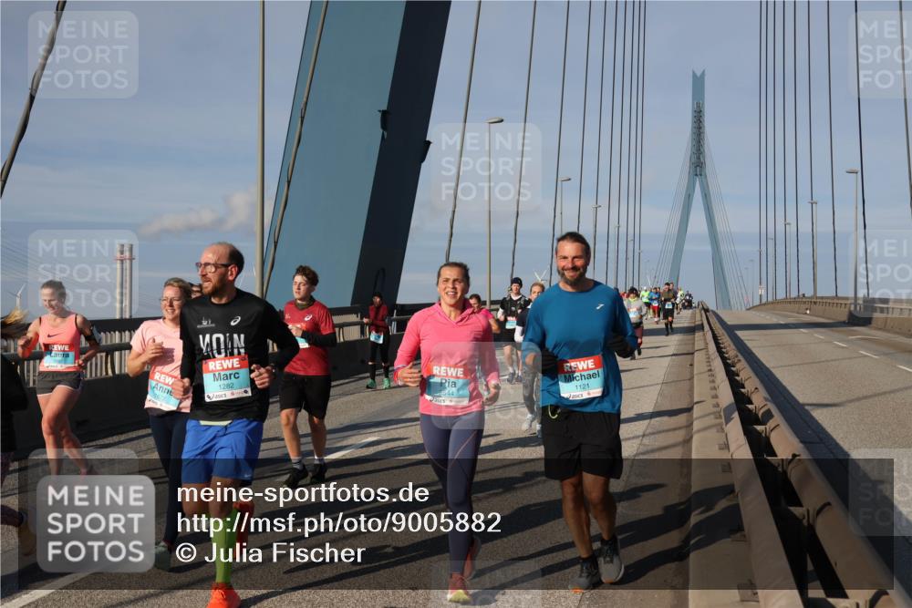 03.10.2025 - Köhlbrandbrückenlauf Julia Fischer http://msf.ph/oto/9005882 03.10.2025 09:53:44 Position 2 1673, 1282, 2544, 1121, 1111111111 meine-sportfotos.de