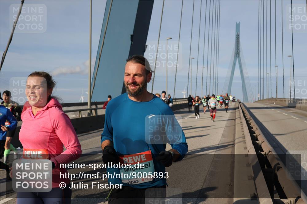 03.10.2025 - Köhlbrandbrückenlauf Julia Fischer http://msf.ph/oto/9005893 03.10.2025 09:53:45 Position 2 1121 meine-sportfotos.de