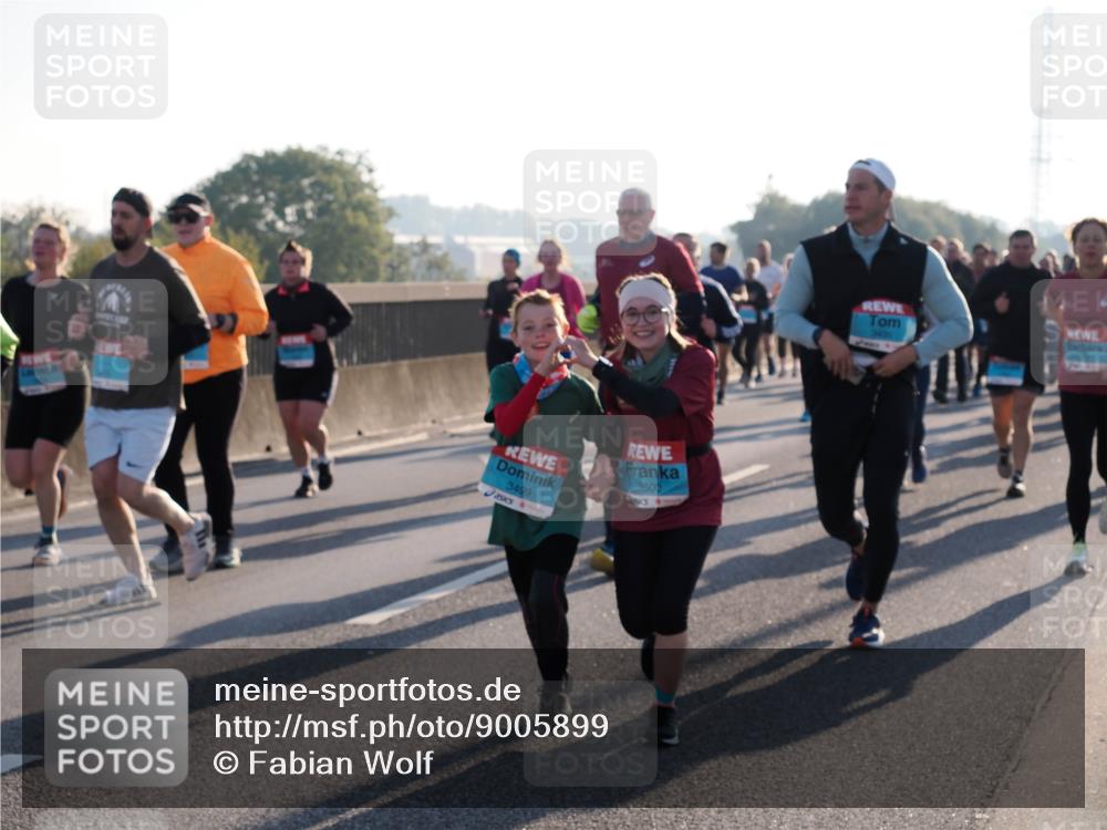 03.10.2025 - Köhlbrandbrückenlauf Fabian Wolf http://msf.ph/oto/9005899 03.10.2025 09:19:27 Position 3 3499, 3500, 3435 meine-sportfotos.de
