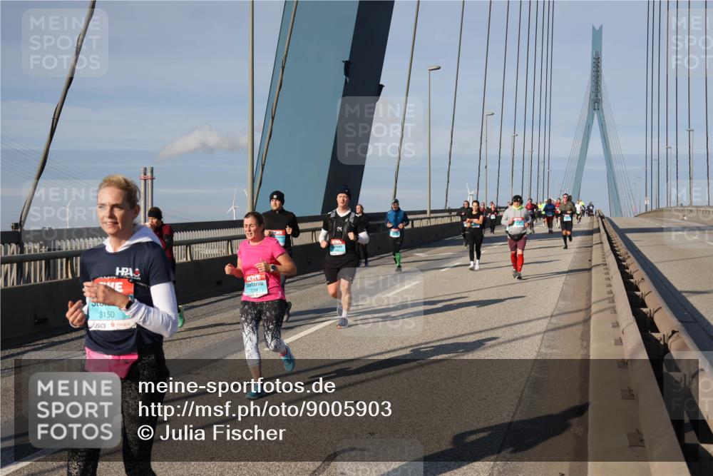 03.10.2025 - Köhlbrandbrückenlauf Julia Fischer http://msf.ph/oto/9005903 03.10.2025 09:53:47 Position 2 3157, 3150 meine-sportfotos.de