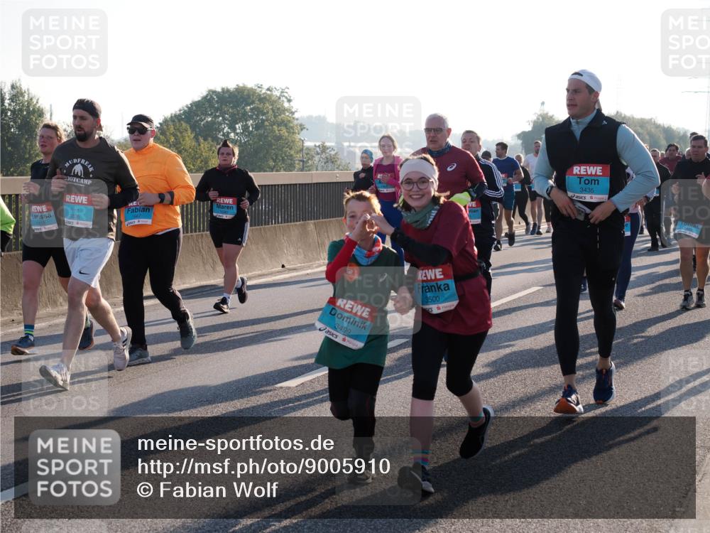 03.10.2025 - Köhlbrandbrückenlauf Fabian Wolf http://msf.ph/oto/9005910 03.10.2025 09:19:27 Position 3 01453, 3835, 1667, 3499, 3500, 3435 meine-sportfotos.de