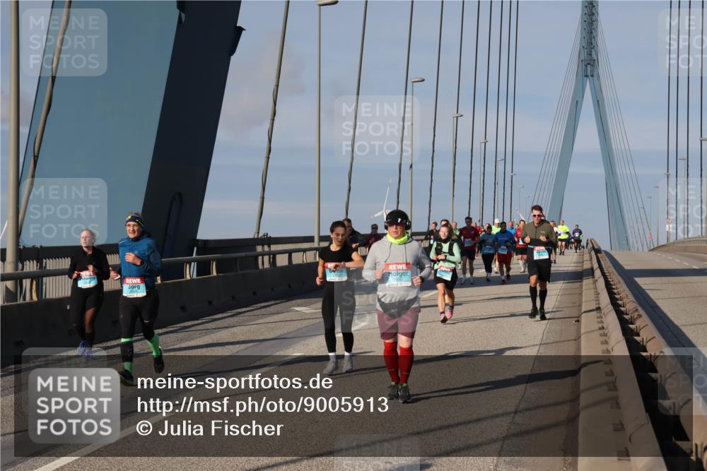03.10.2025 - Köhlbrandbrückenlauf Julia Fischer http://msf.ph/oto/9005913 03.10.2025 09:53:49 Position 2  meine-sportfotos.de
