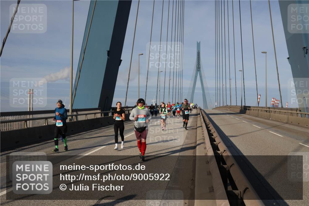 03.10.2025 - Köhlbrandbrückenlauf Julia Fischer http://msf.ph/oto/9005922 03.10.2025 09:53:50 Position 2  meine-sportfotos.de