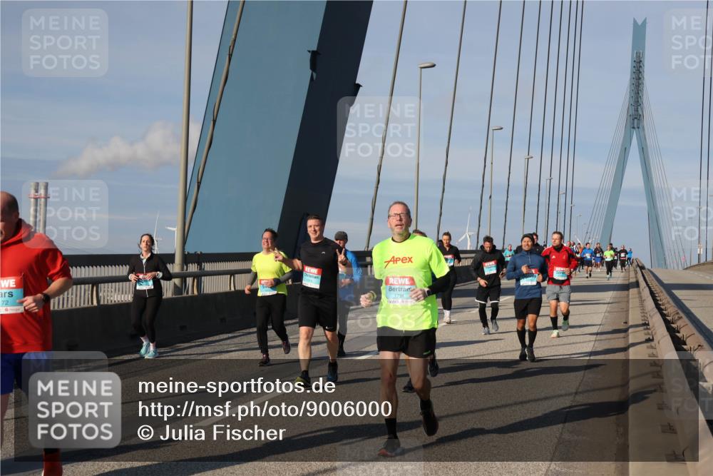 03.10.2025 - Köhlbrandbrückenlauf Julia Fischer http://msf.ph/oto/9006000 03.10.2025 09:54:13 Position 2 72, 1731 meine-sportfotos.de
