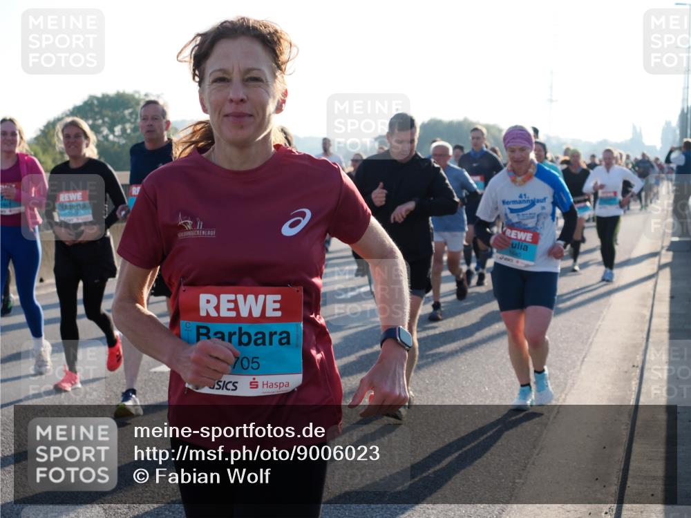 03.10.2025 - Köhlbrandbrückenlauf Fabian Wolf http://msf.ph/oto/9006023 03.10.2025 09:19:30 Position 3 100, 705, 41, 1640 meine-sportfotos.de